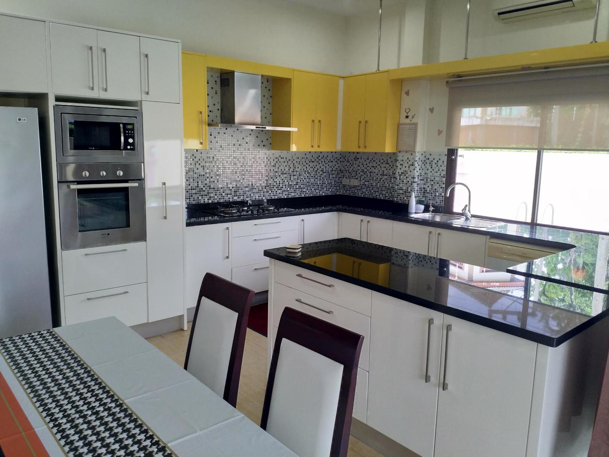 Maks Villa На Джомтиен Екстериор снимка